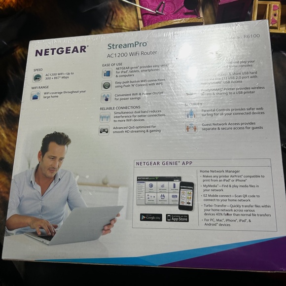 NETGEAR StreamPro AC1200 WiFi Router - Black - Picture 2 of 2